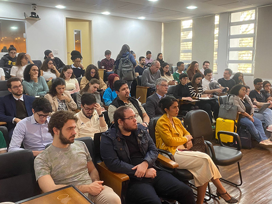 Alunos congrega